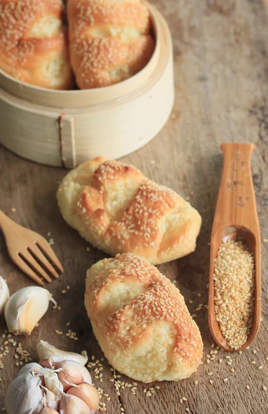 Pan de ajo con sésamo —  Fotos de Stock