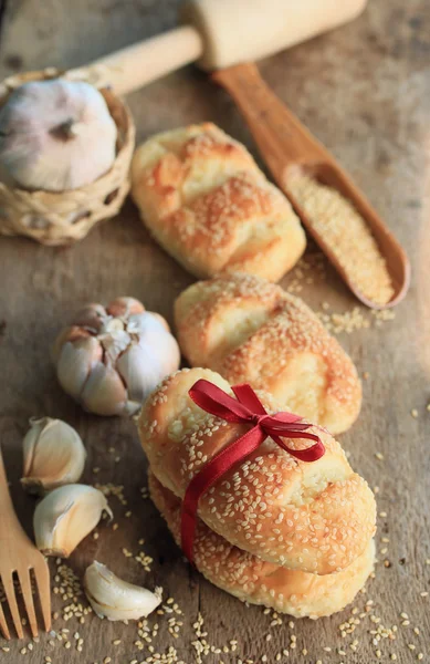 Pan de ajo con sésamo —  Fotos de Stock