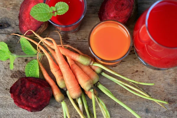 Mix beetroot and carrot juices — Stock Photo, Image