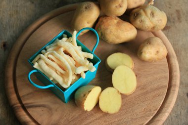 Patates kızartması taze patates ile 