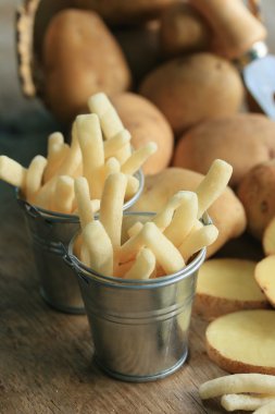 Patates kızartması taze patates ile 