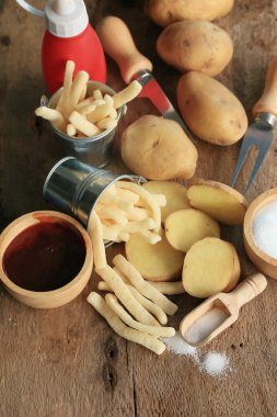 Patates kızartması taze patates ile 