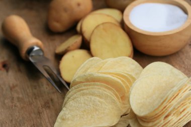 taze patates patates cipsi ile