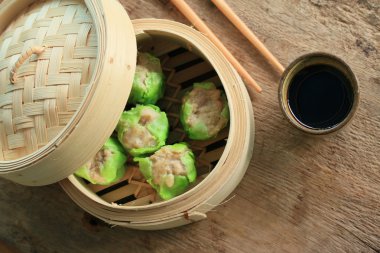 Çince buğulanmış karides köfte