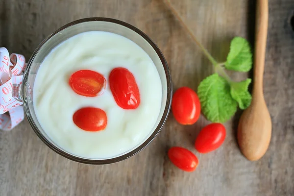 Yogourt aux tomates fraîches — Photo