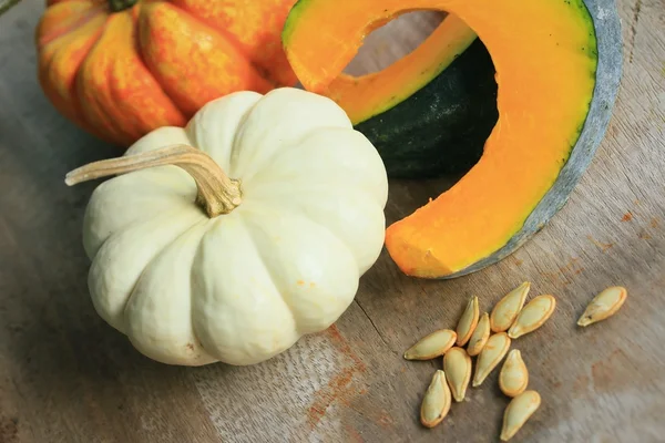 Fresh pumpkin with seeds — Stock Photo, Image