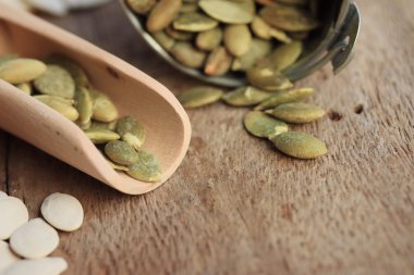 Kurutulmuş beyaz kabak çekirdeği