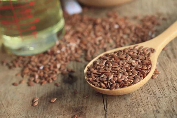 Aceite de linaza y semillas de lino — Foto de Stock