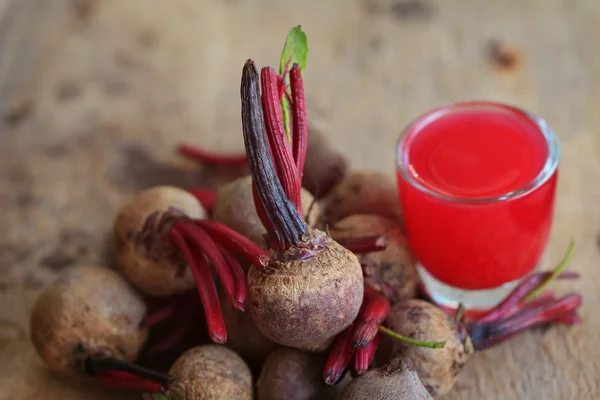 Remolacha fresca y jugos — Foto de Stock