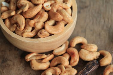 Tuz ile kaju fıstığı