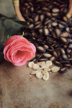 tohum kavun gül desenli