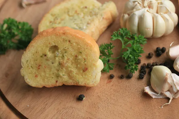 Pane aglio con burro — Foto Stock