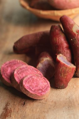 buğulanmış yam tatlı kırmızı