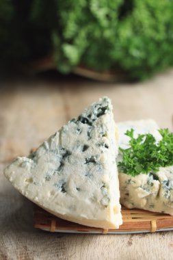 mavi peynir maydanoz ile