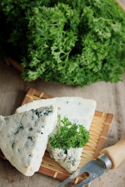 Formaggio blu con prezzemolo — Foto Stock