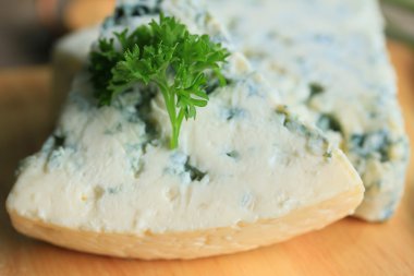 mavi peynir maydanoz ile