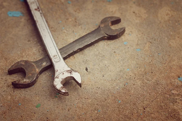 Tools schroevendraaier met sleutel — Stockfoto