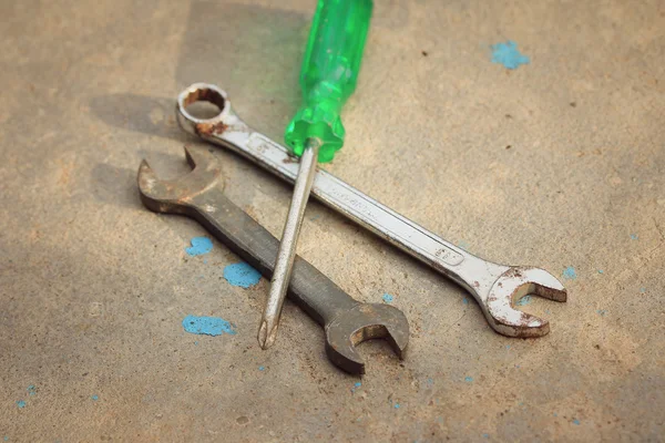 Destornillador de herramientas con llave inglesa — Foto de Stock