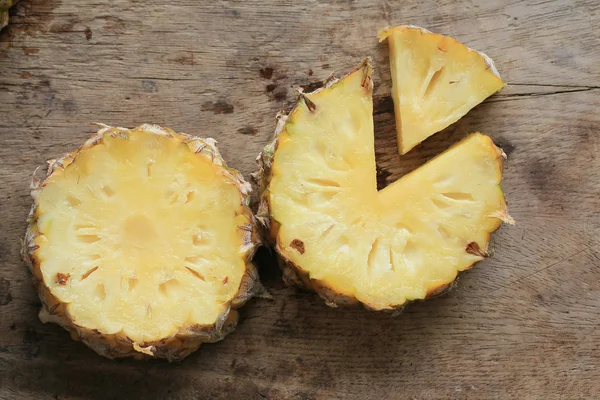 Sladké ovoce čerstvý ananas — Stock fotografie