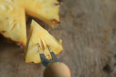 taze ananas tatlı meyve