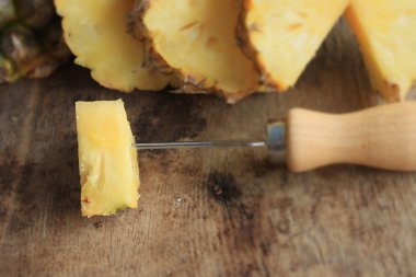 taze ananas tatlı meyve