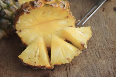 taze ananas tatlı meyve