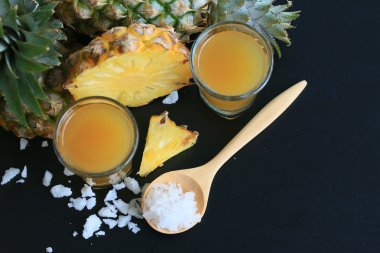 taze ananas suyu ile