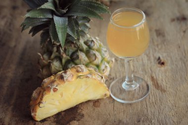 taze ananas suyu ile