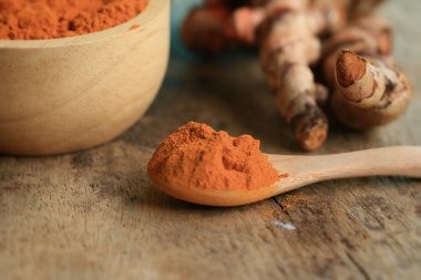 taze zerdeçal tozu ile