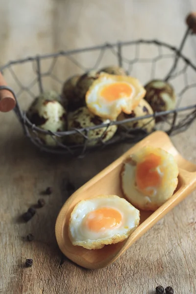 Huevos de codorniz fritos — Foto de Stock