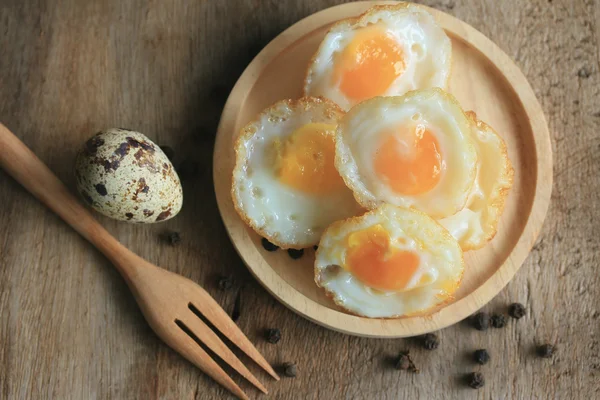 Huevos de codorniz fritos — Foto de Stock