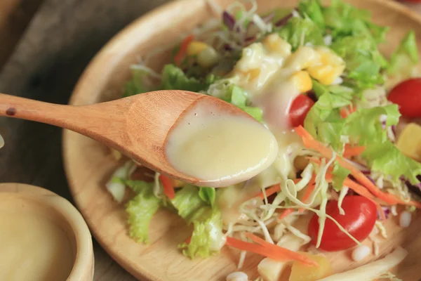 Salat Gemüse Wachteleier — Stockfoto