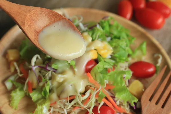 Salat Gemüse Wachteleier — Stockfoto