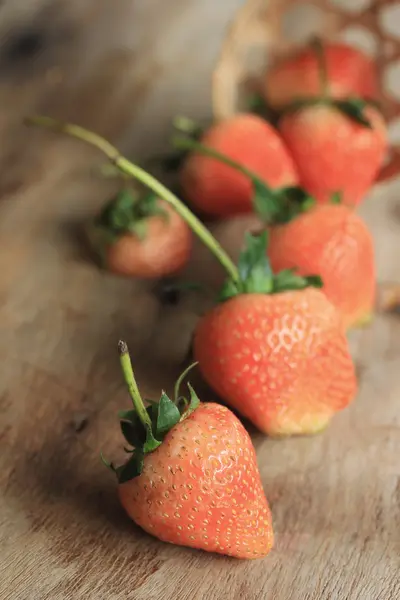 Leckere frische Erdbeerfrüchte — Stockfoto