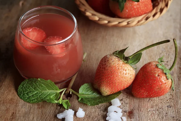 Tasty fresh strawberry juice — Stock Photo, Image