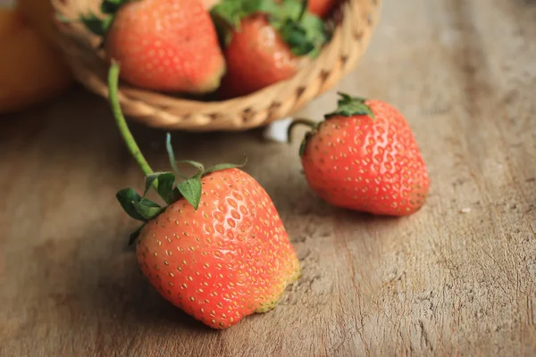 Leckere frische Erdbeerfrüchte — Stockfoto
