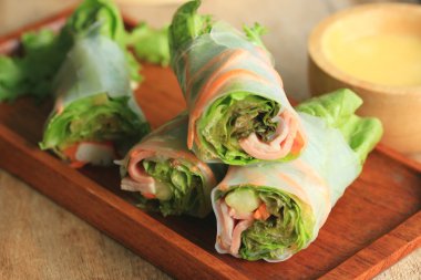 salata sebze ile rulo 