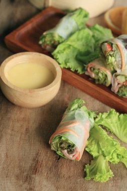 salata sebze ile rulo 