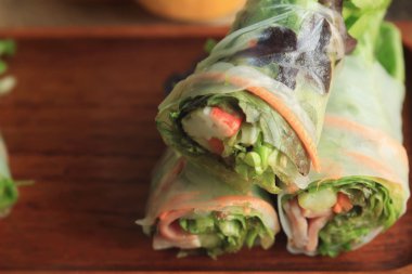 salata sebze ile rulo 