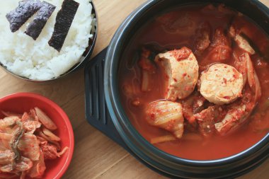 Kimchi çorbası - Kore yemeği