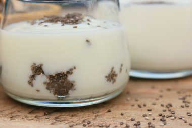 Chia tohum ve yoğurt smoothies