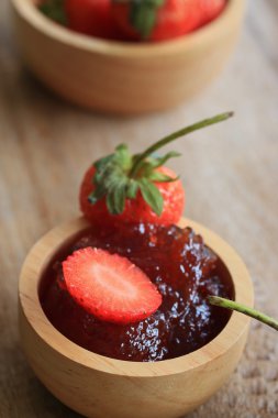 Çilek reçeli taze meyve