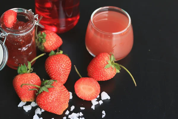 Mermelada de fresa con jugo — Foto de Stock