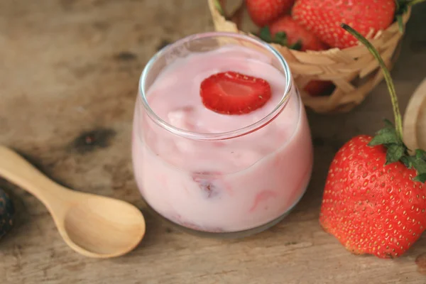 Yogurt smoothie fresh strawberry — Stock Photo, Image