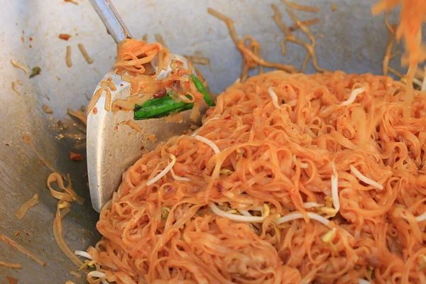 Fried noodles in market — Stock Photo, Image