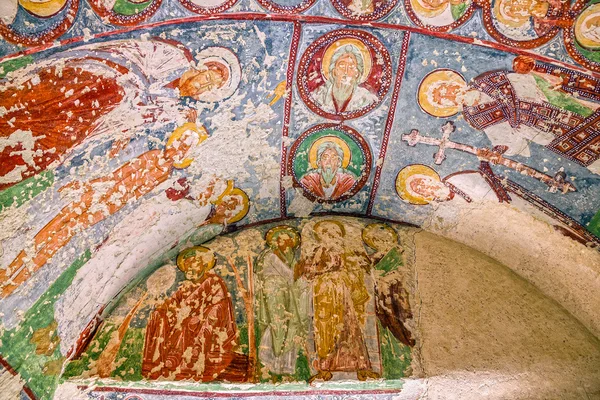 Каппадокия, ТУРКЕЙ - 2 мая 2016 г.: Фреска в пещерной православной церкви Эль Назар, Каппадокия, Турция — стоковое фото