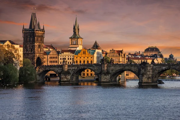 Prague Charles bridge, Tsjechië — Stockfoto