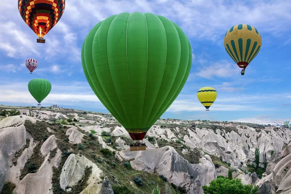 Balões de ar quente no parque nacional de Goreme — Fotografia de Stock