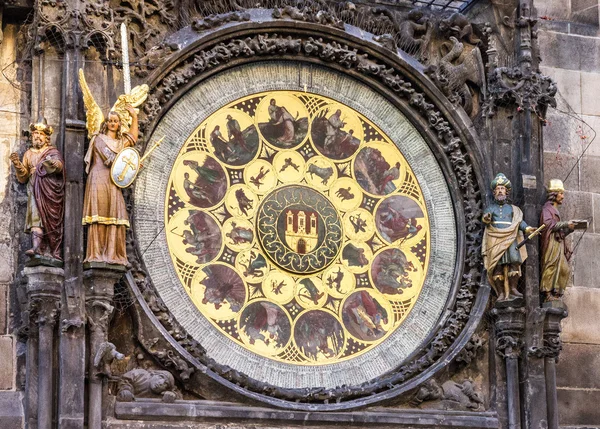 Praga. Reloj astronómico en el casco antiguo, República Checa . — Foto de Stock