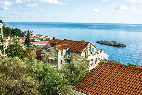 Casas em resort de verão mar, Budva, Montenegro — Fotografia de Stock